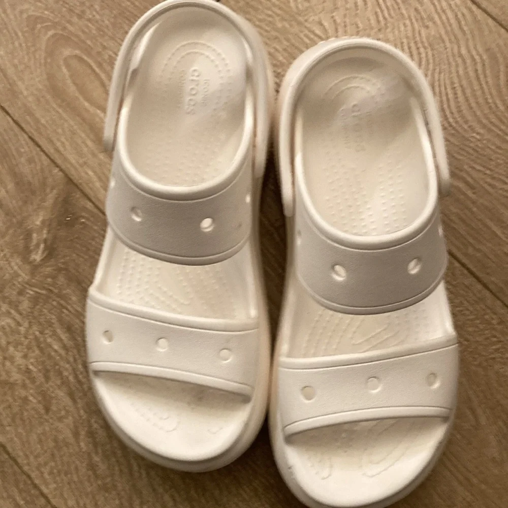Crocs White Platform Sandals - Picture 2 of 4